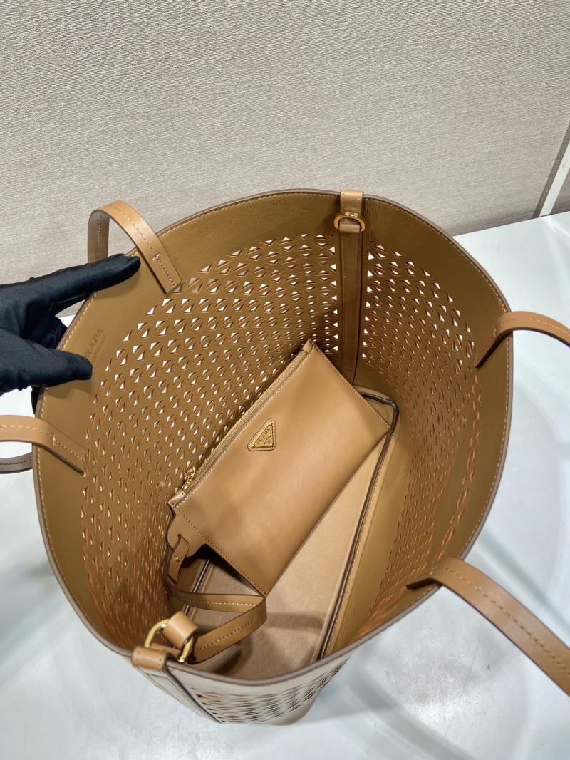 Pra*a tote bags